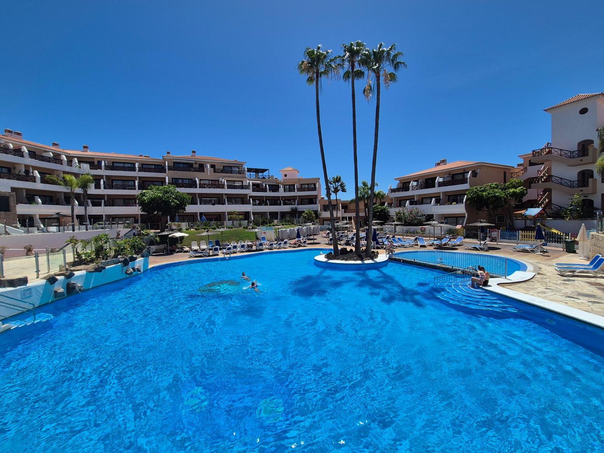 Spacious Apartment With Private Garden In Tenerife South San Miguel de Abona Bagian luar foto